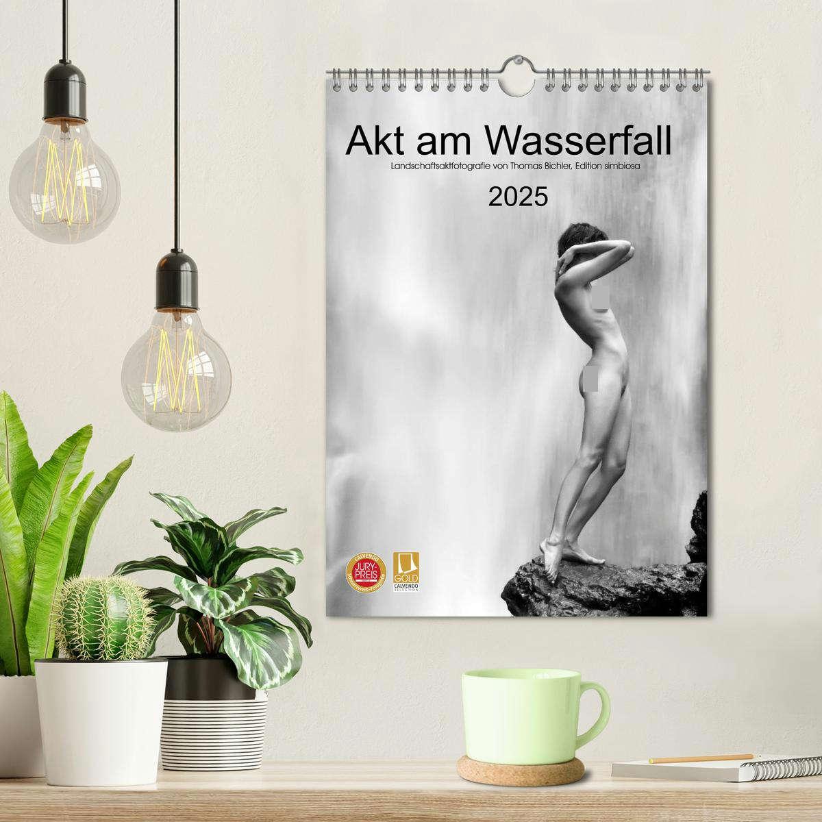 Bild: 9783457017388 | Akt am Wasserfall (Wandkalender 2025 DIN A4 hoch), CALVENDO...