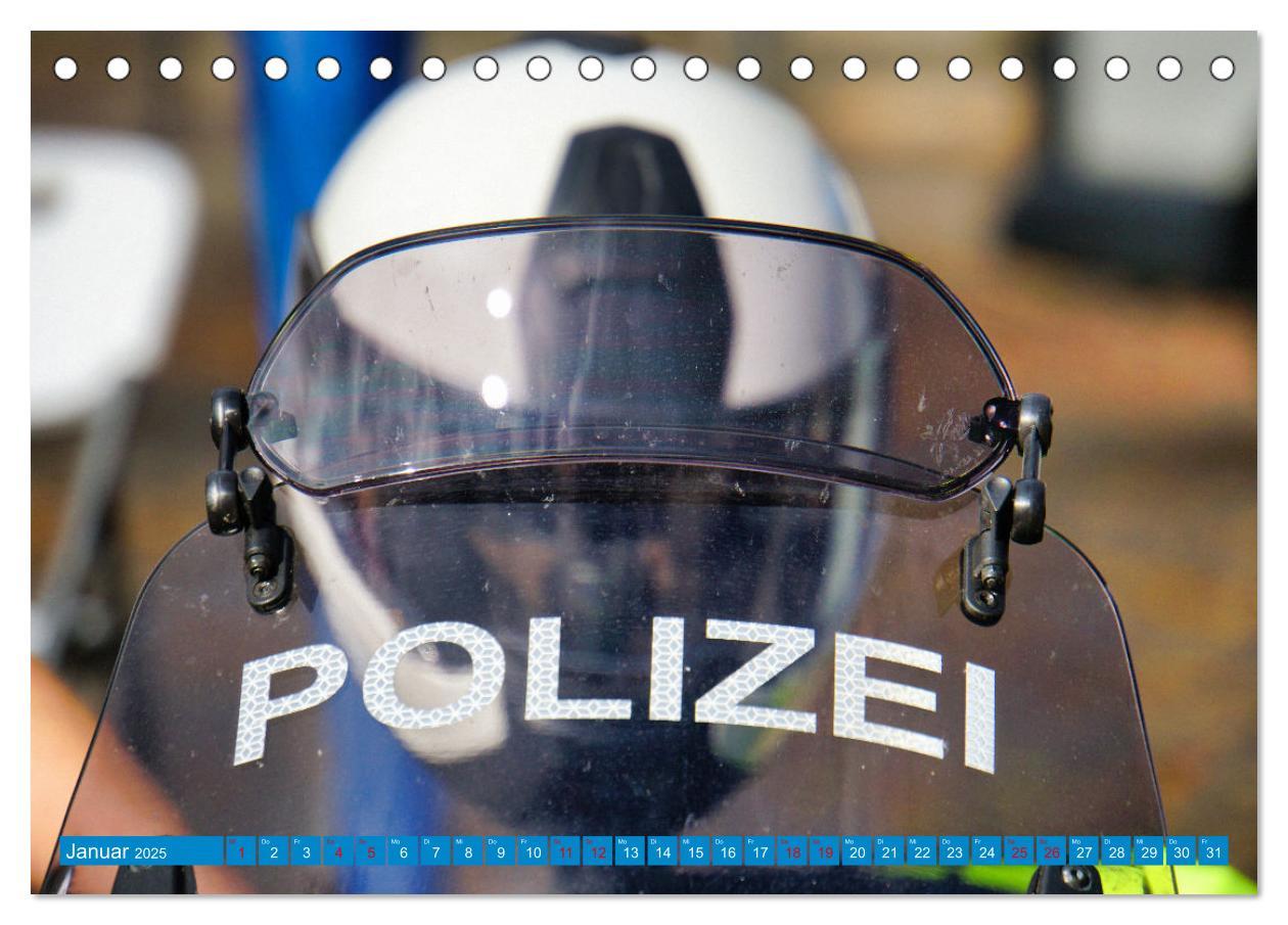 Bild: 9783383909016 | Aktionstag der Polizei (Tischkalender 2025 DIN A5 quer), CALVENDO...