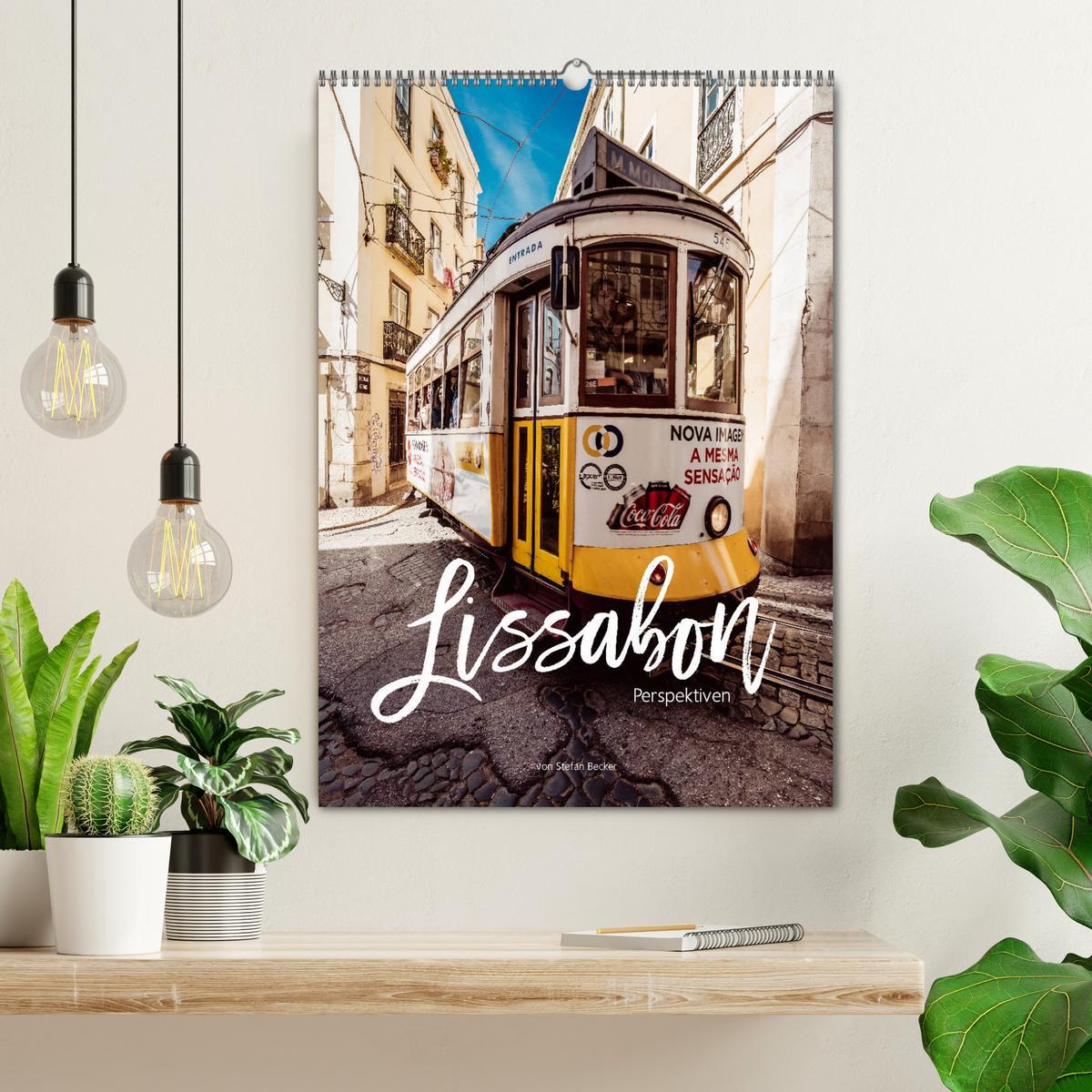 Bild: 9783435978694 | Lissabon Perspektiven (Wandkalender 2025 DIN A2 hoch), CALVENDO...