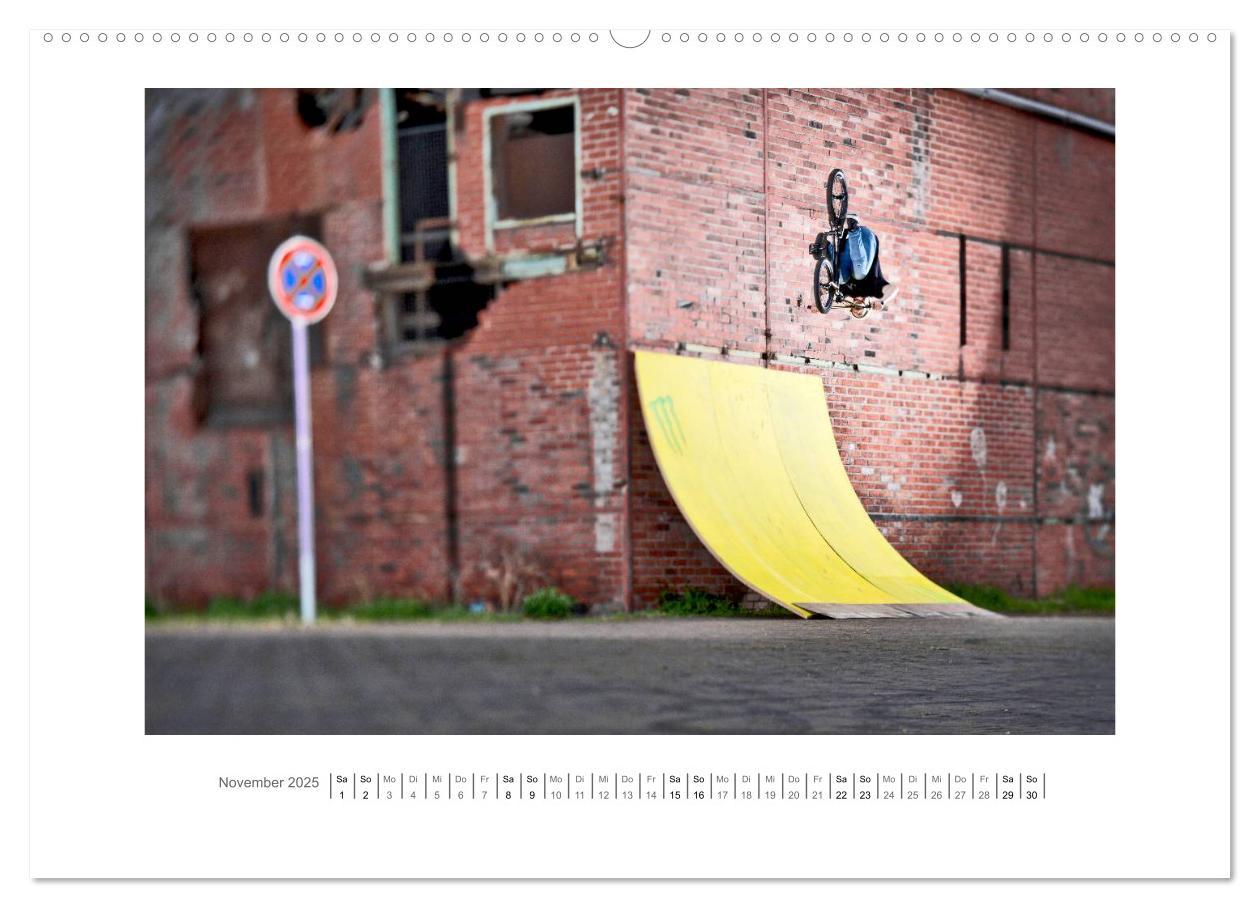 Bild: 9783435561056 | fullbmxcrmo4130 - bmx fotografie von tim korbmacher (Wandkalender...