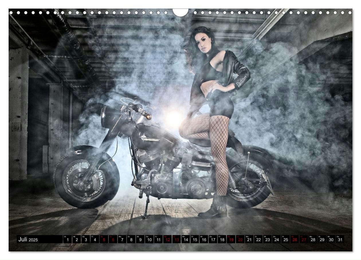 Bild: 9783435050208 | Motorräder und Sexy Girls (Wandkalender 2025 DIN A3 quer), CALVENDO...