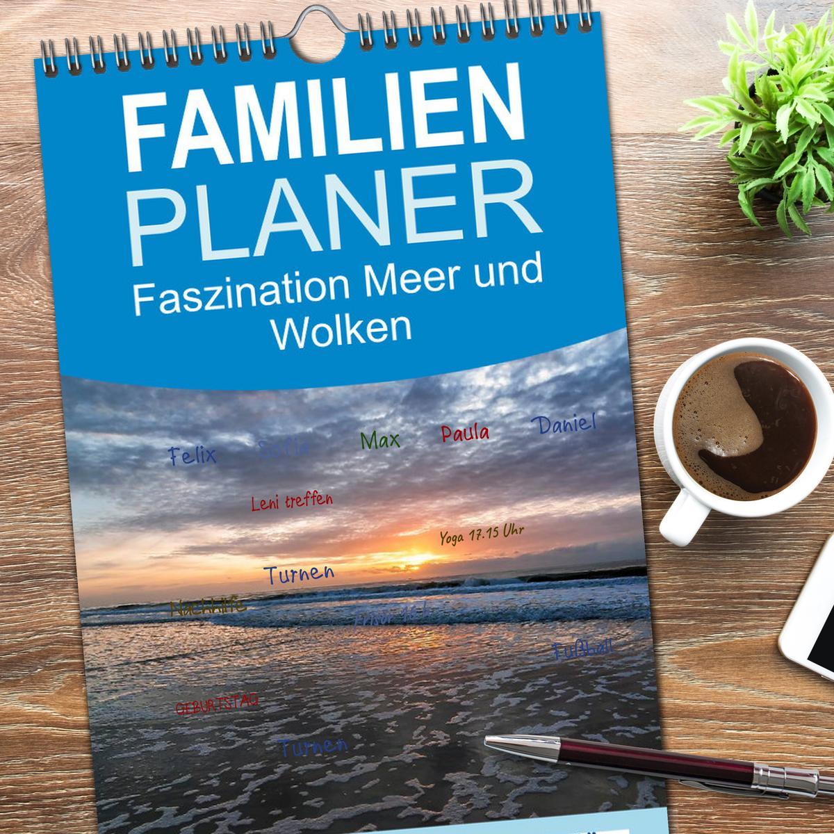 Bild: 9783457124444 | Familienplaner 2025 - Faszination Meer und Wolken mit 5 Spalten...