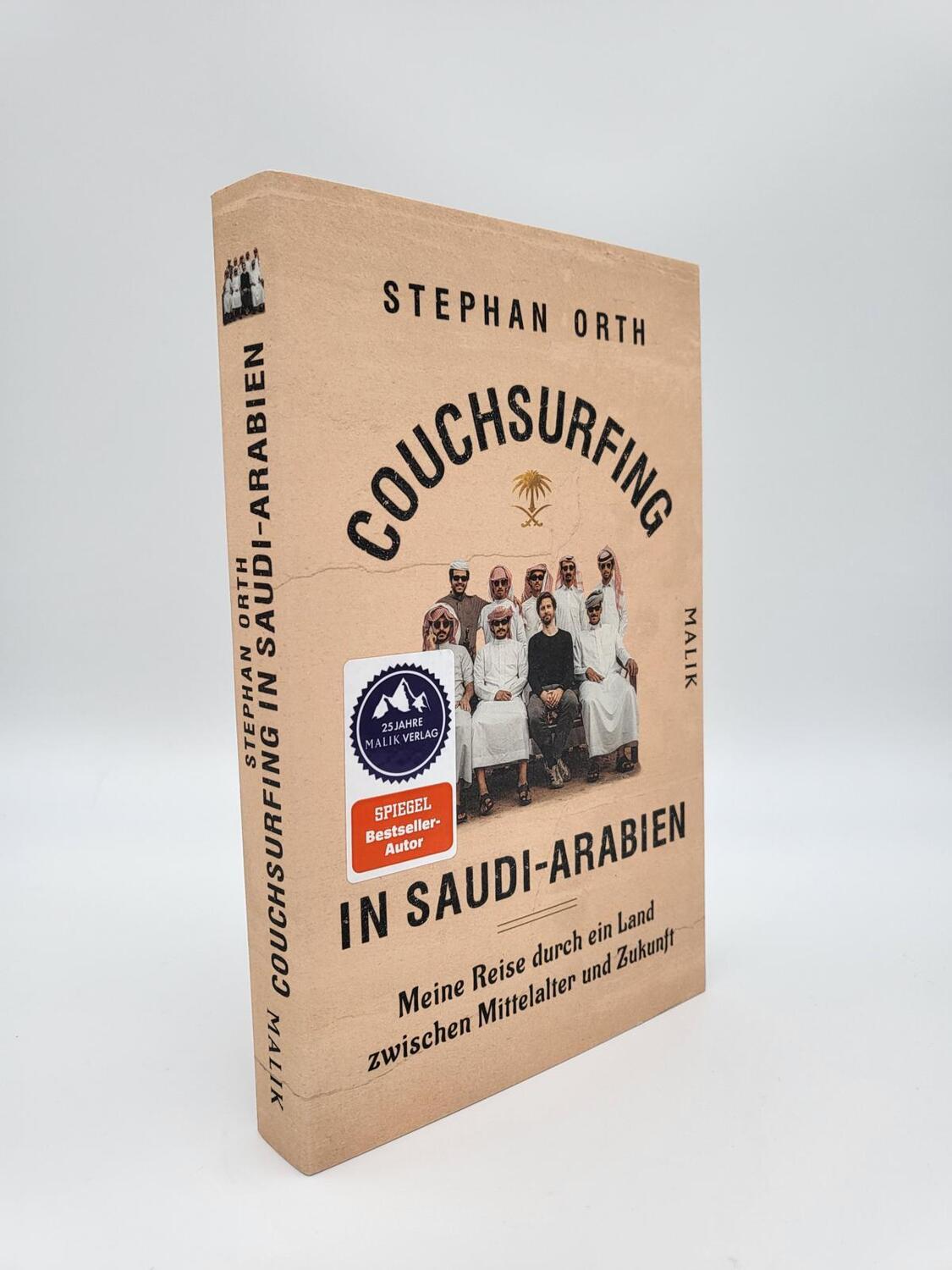 Bild: 9783890295701 | Couchsurfing in Saudi-Arabien | Stephan Orth | Taschenbuch | 256 S.