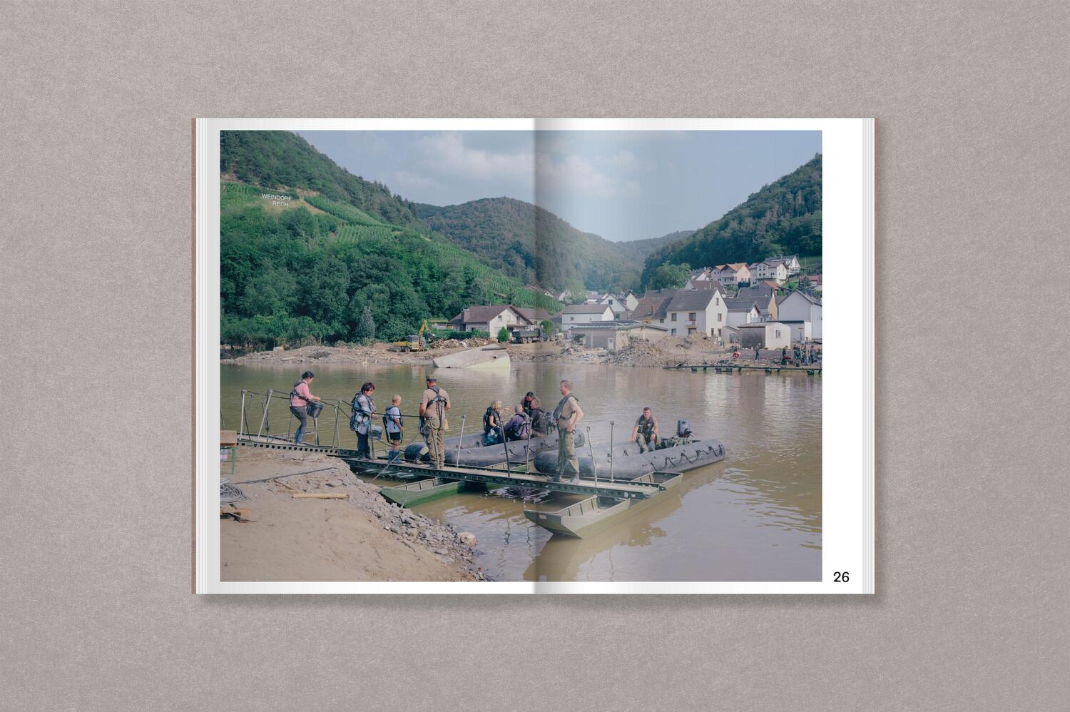 Bild: 9783987410642 | DOCKS Collective | Ein Jahr entlang der Ufer | Taschenbuch | Deutsch