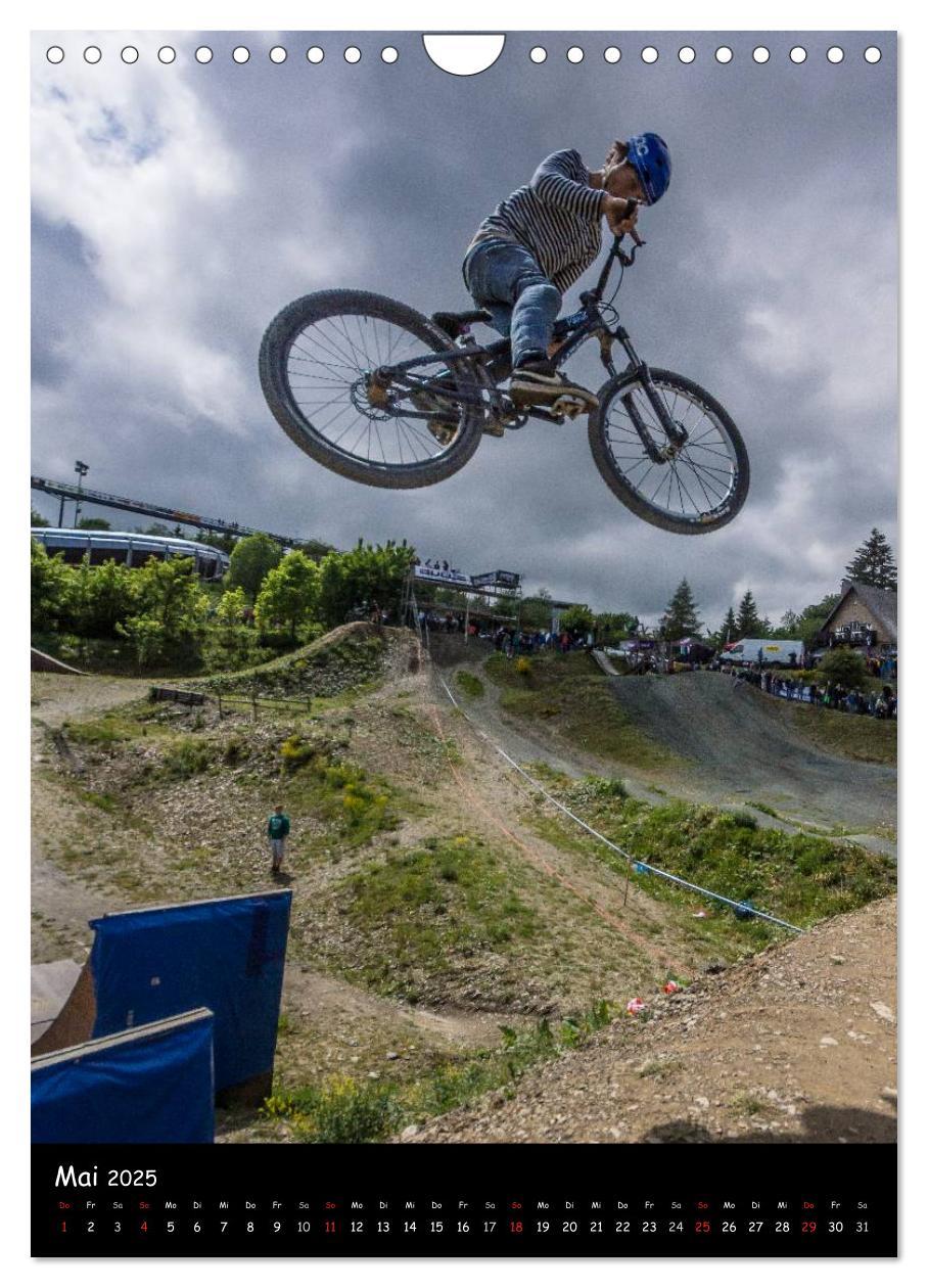 Bild: 9783457053652 | Slopestyle Extrembiking (Wandkalender 2025 DIN A4 hoch), CALVENDO...