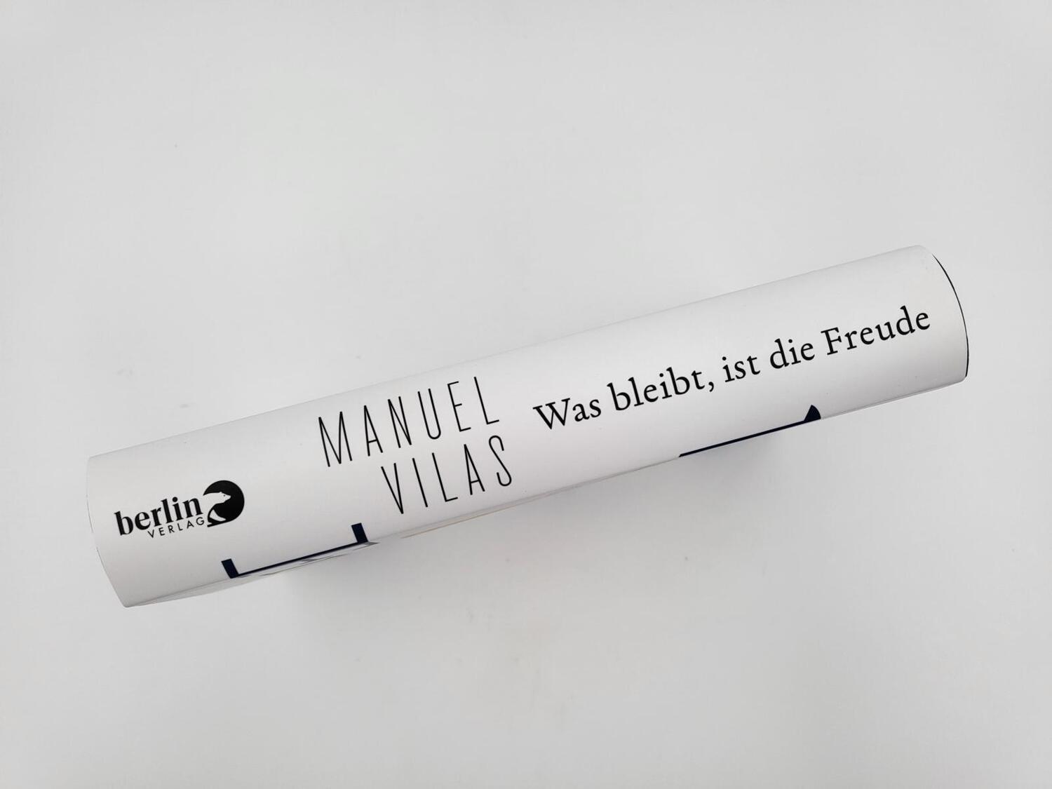 Bild: 9783827014313 | Was bleibt, ist die Freude | Manuel Vilas | Buch | 400 S. | Deutsch