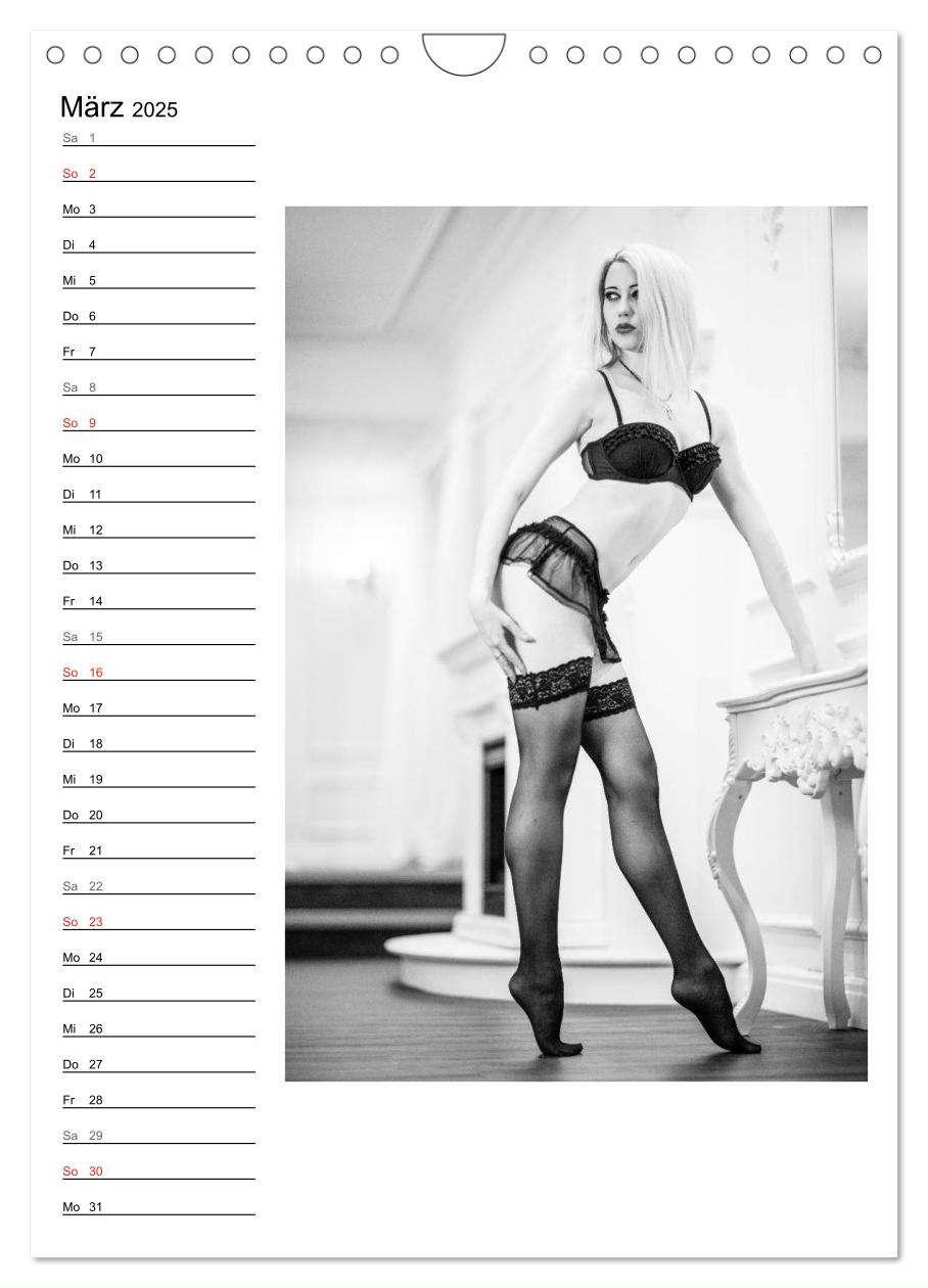 Bild: 9783457030271 | Mode in schwarz und weiß (Wandkalender 2025 DIN A4 hoch), CALVENDO...