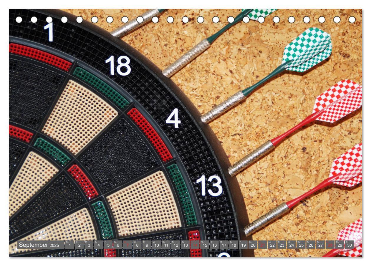 Bild: 9783435289073 | Darts. Konzentration - Sport - Spannung (Tischkalender 2025 DIN A5...