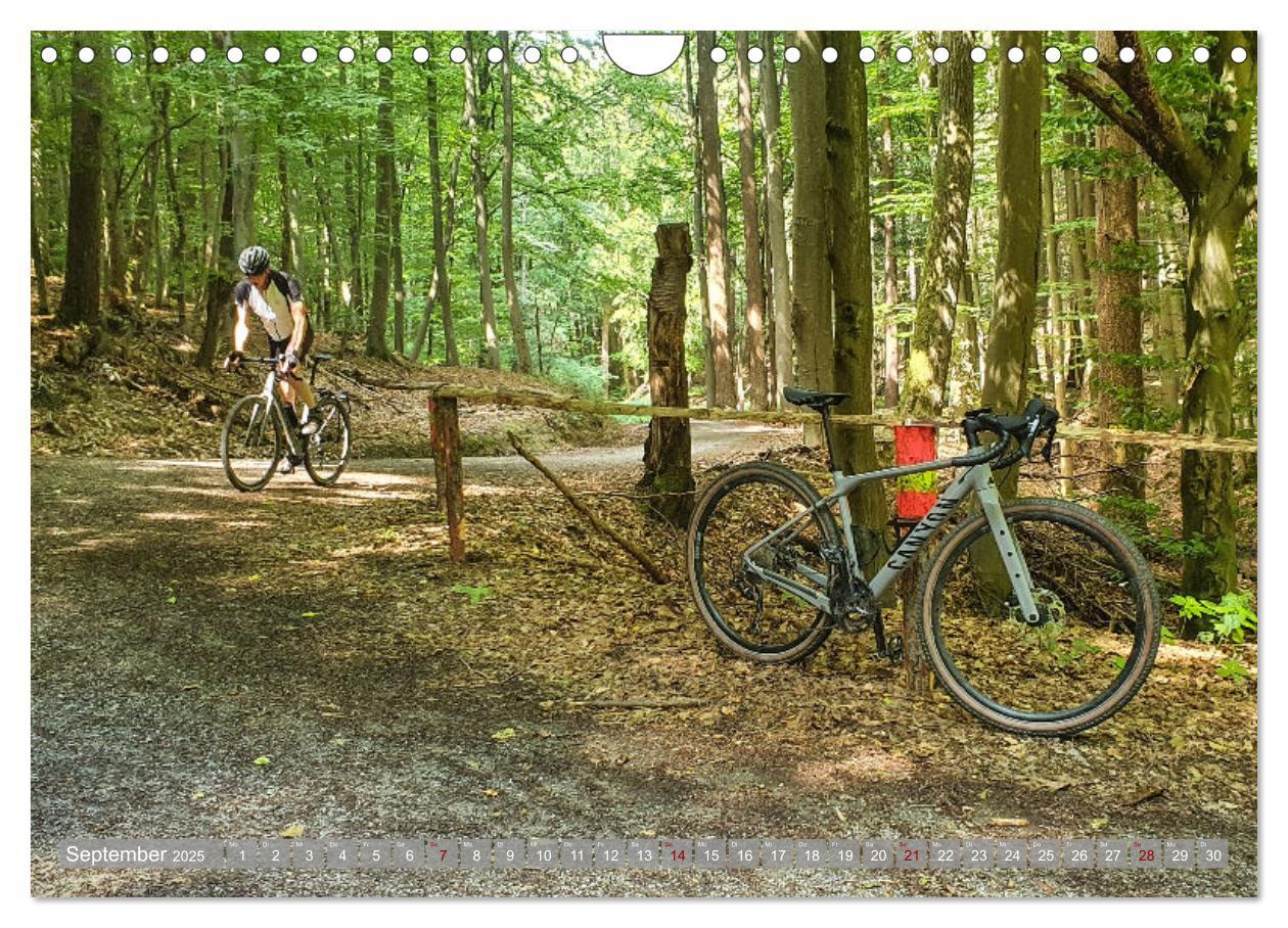 Bild: 9783383934124 | Biken - Impressionen von Rolf Dietz (Wandkalender 2025 DIN A4...