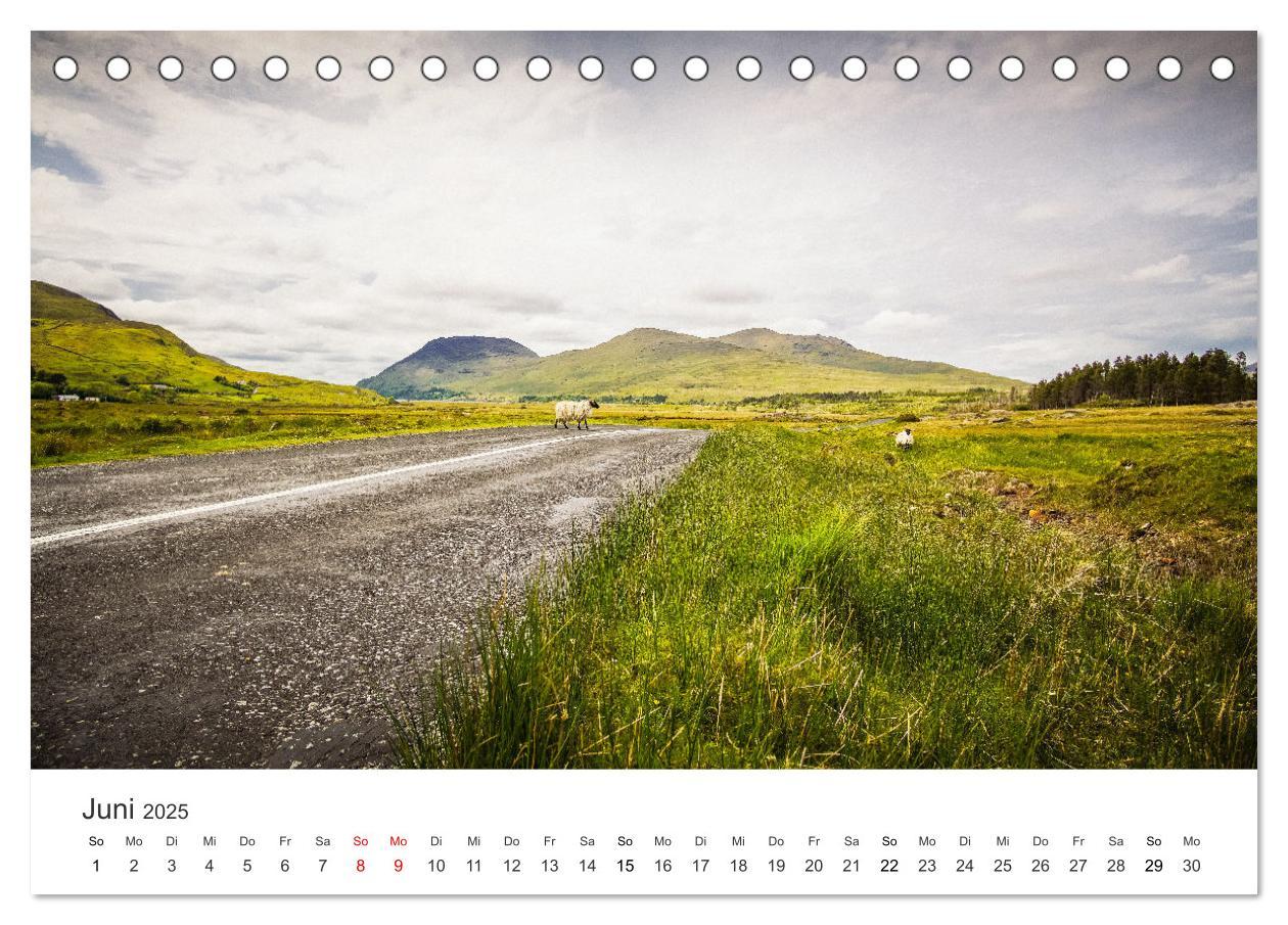 Bild: 9783435071944 | Abenteuerinsel Irland (Tischkalender 2025 DIN A5 quer), CALVENDO...