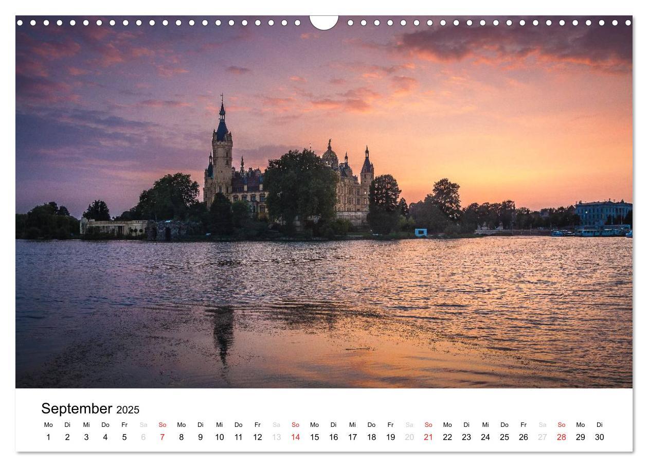 Bild: 9783435655472 | Schweriner Märchenschloss (Wandkalender 2025 DIN A3 quer), CALVENDO...