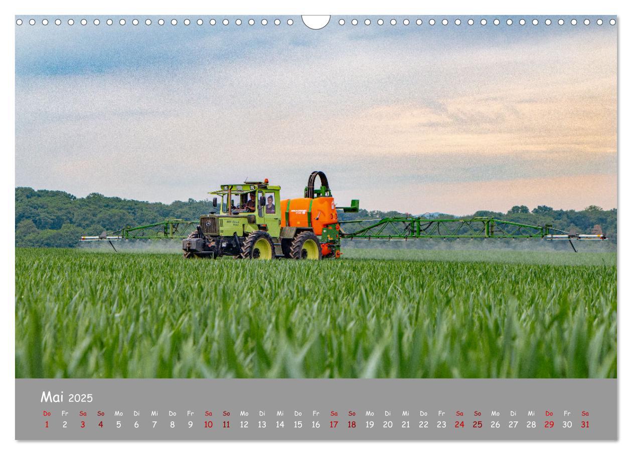 Bild: 9783435102778 | Landtechnik im Einsatz (Wandkalender 2025 DIN A3 quer), CALVENDO...