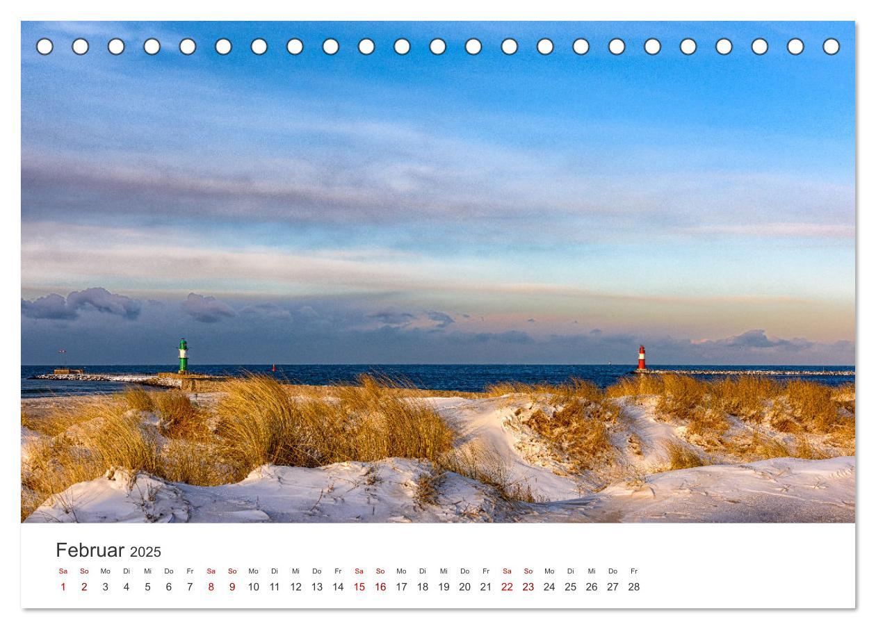 Bild: 9783435028641 | Warnemünde by Olaf Rehmert (Tischkalender 2025 DIN A5 quer),...