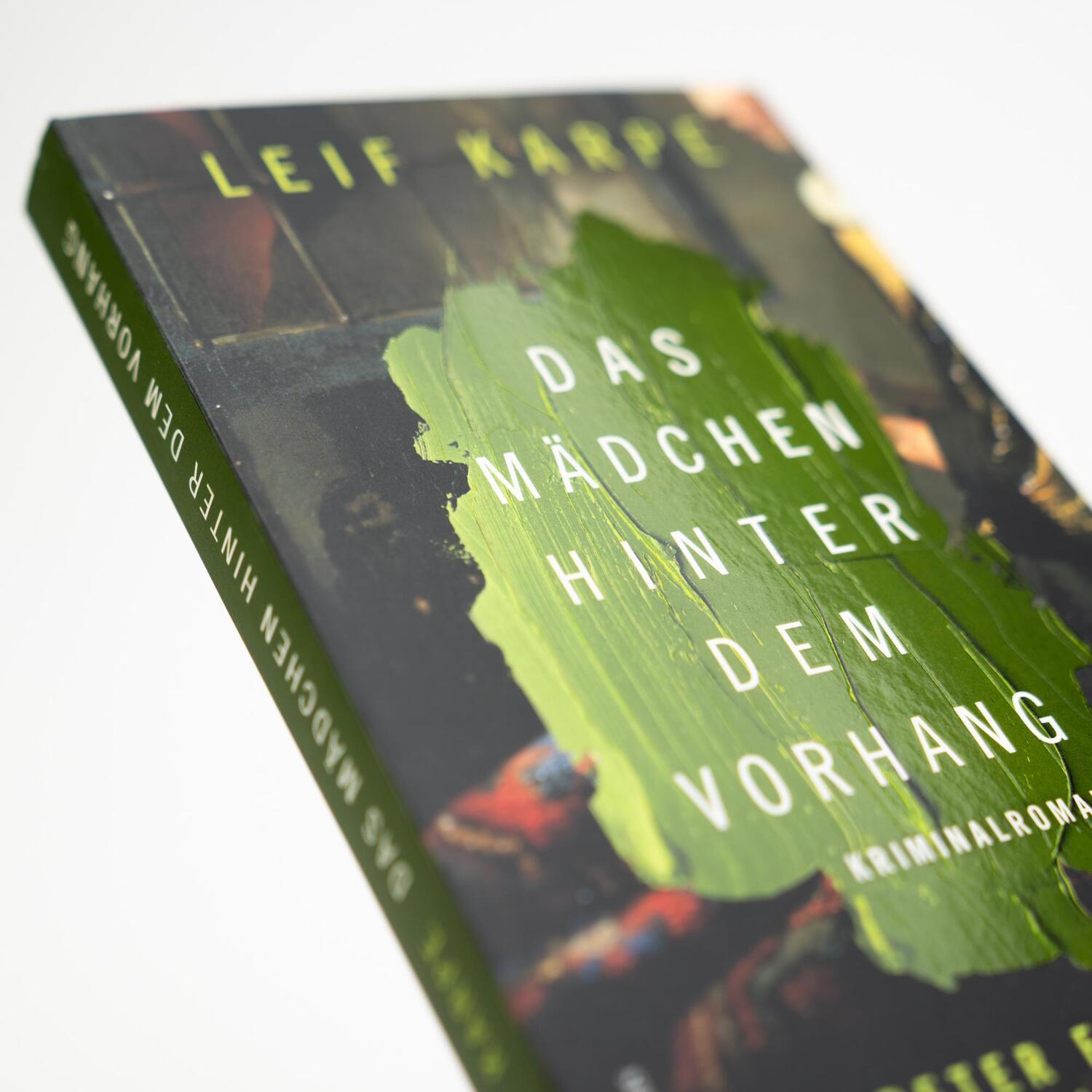 Bild: 9783365005699 | Das Mädchen hinter dem Vorhang | Leif Karpe | Taschenbuch | 224 S.