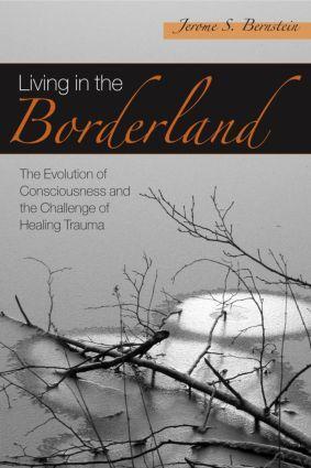 Cover: 9781583917572 | Living in the Borderland | Jerome S. Bernstein | Taschenbuch | 2005