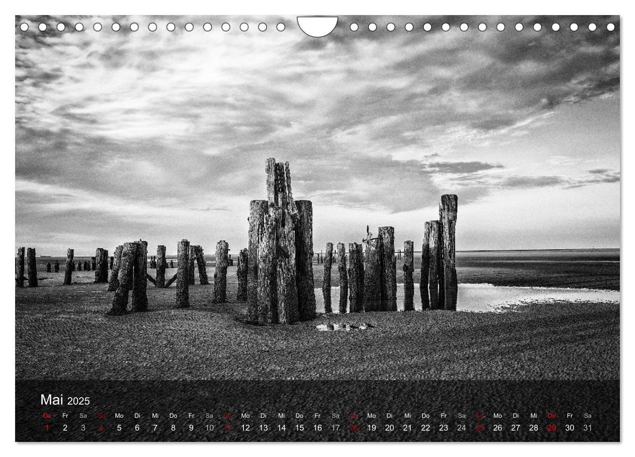 Bild: 9783435379095 | Wangerooge Noir (Wandkalender 2025 DIN A4 quer), CALVENDO...