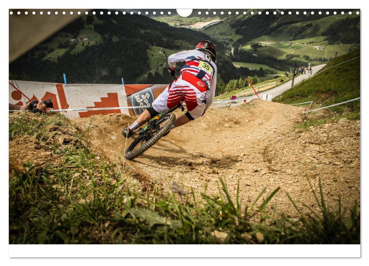 Bild: 9783435724437 | Downhill Racing 2025 (Wandkalender 2025 DIN A3 quer), CALVENDO...