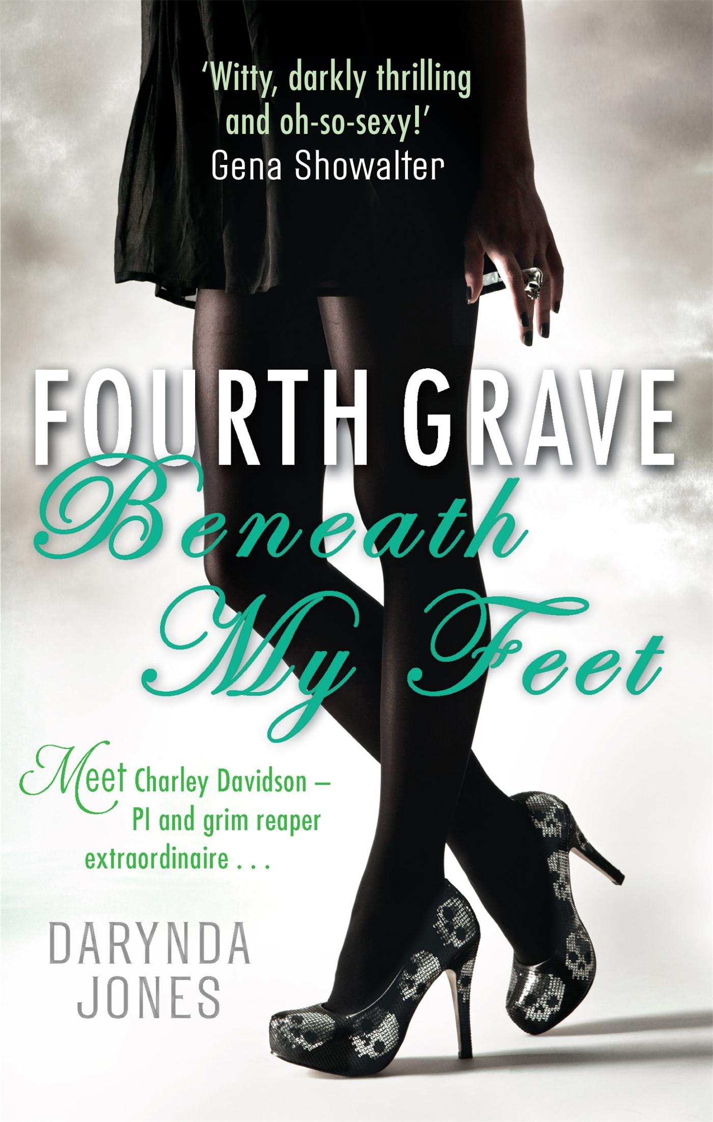 Cover: 9780749959173 | Fourth Grave Beneath My Feet | Number 4 in series | Darynda Jones