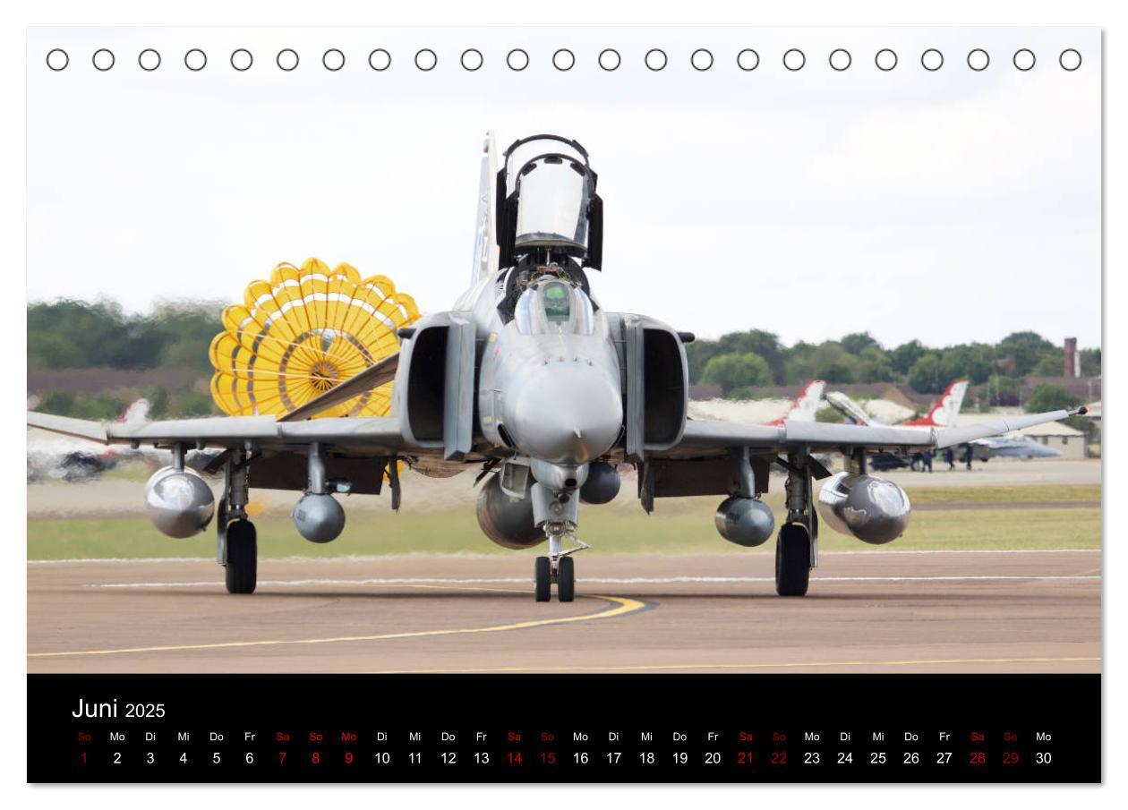 Bild: 9783435347568 | Militärjets (Tischkalender 2025 DIN A5 quer), CALVENDO Monatskalender