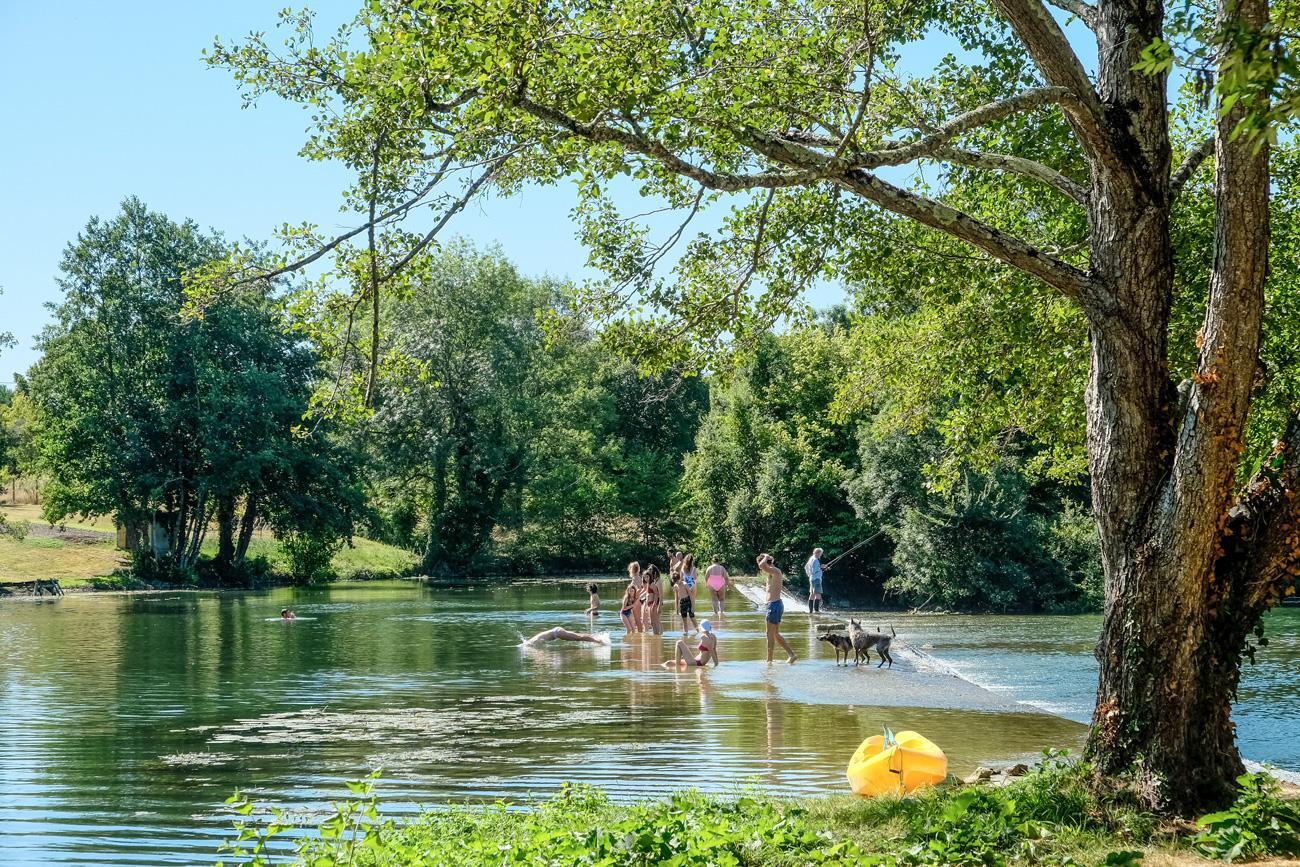 Bild: 9783942048804 | Wild Swimming Frankreich | Daniel Start | Taschenbuch | 336 S. | 2021