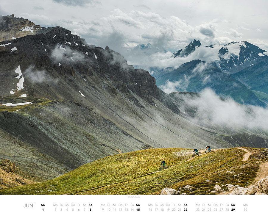 Bild: 9783966647953 | Mountain Moments Mountainbike-Abenteuer Kalender 2025 | Schwager