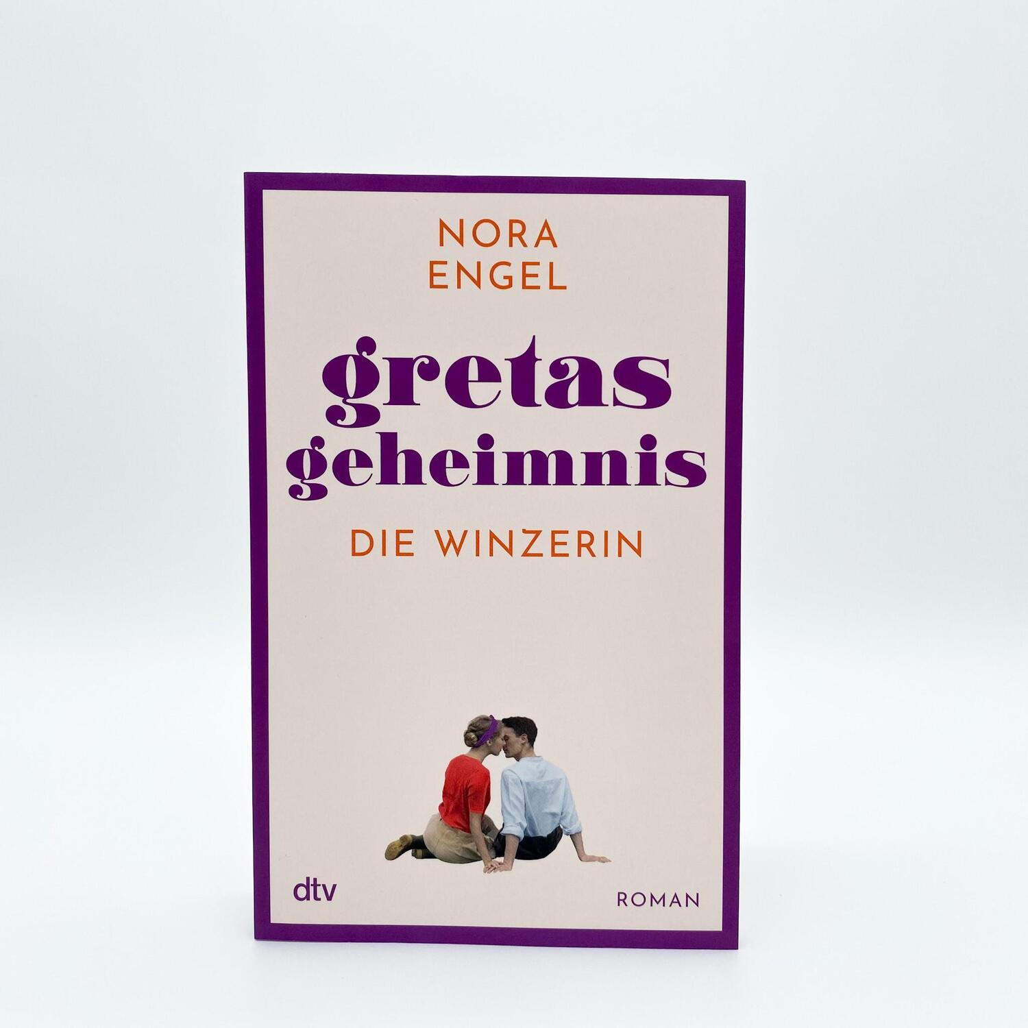 Bild: 9783423220170 | Gretas Geheimnis | Nora Engel | Taschenbuch | Die Winzerin-Reihe