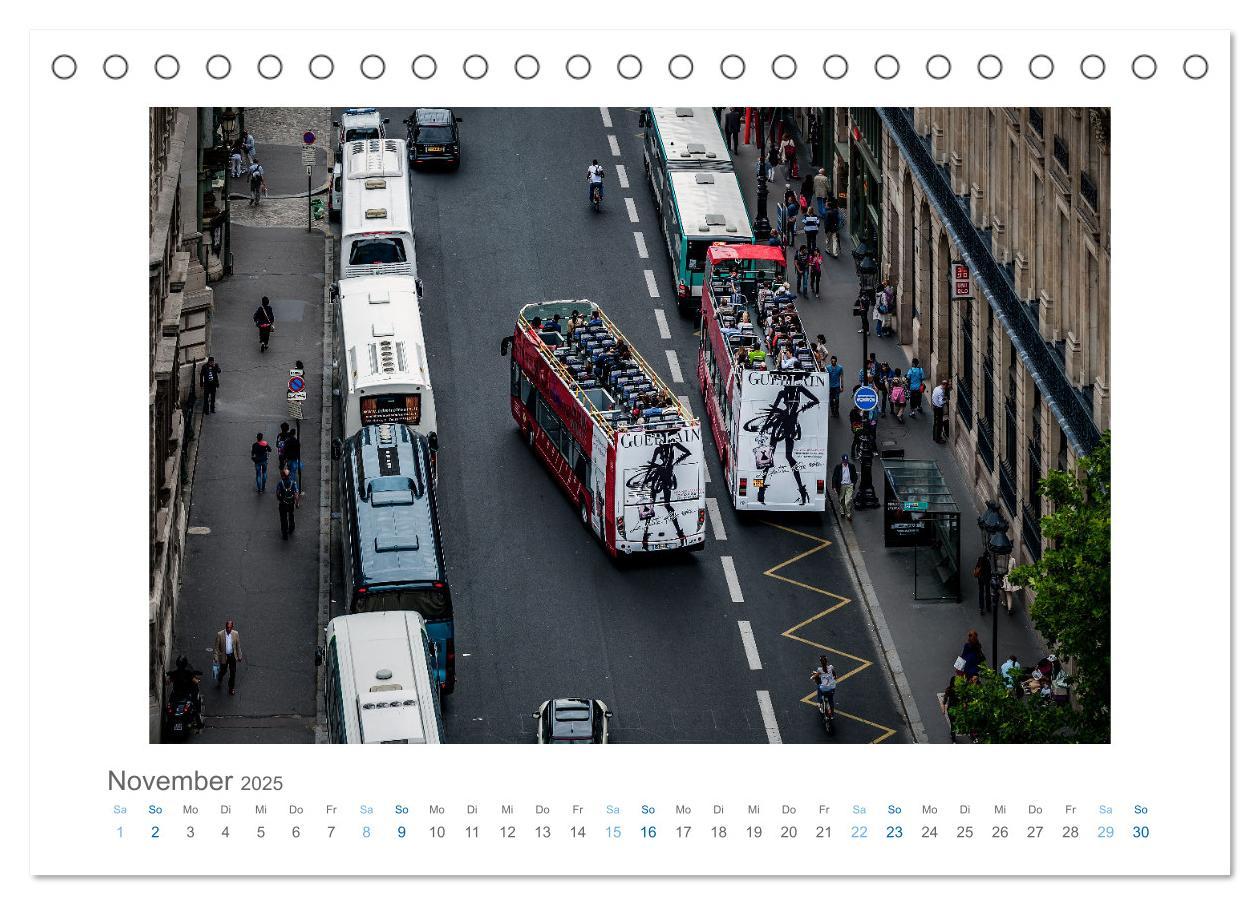 Bild: 9783383843846 | Street Moments (Tischkalender 2025 DIN A5 quer), CALVENDO...