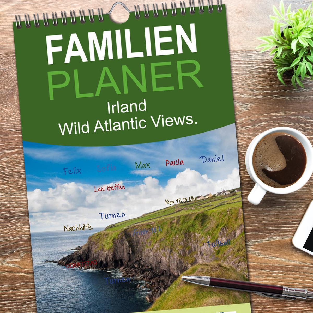 Bild: 9783457112656 | Familienplaner 2025 - Irland. Wild Atlantic Views. mit 5 Spalten...