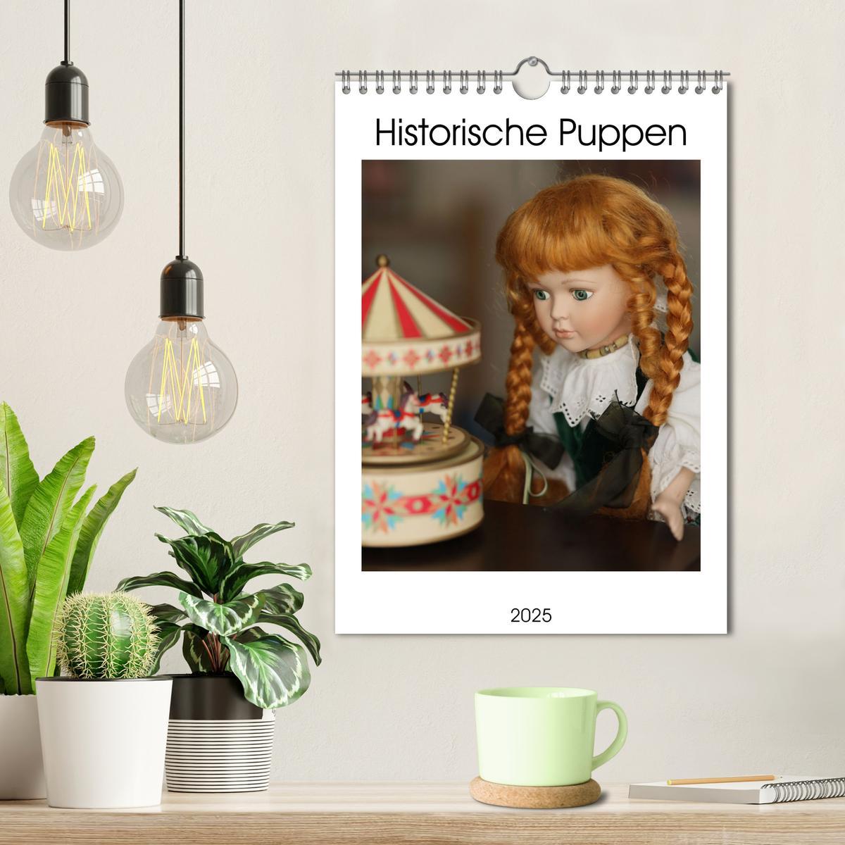 Bild: 9783435912001 | Historische Puppen (Wandkalender 2025 DIN A4 hoch), CALVENDO...