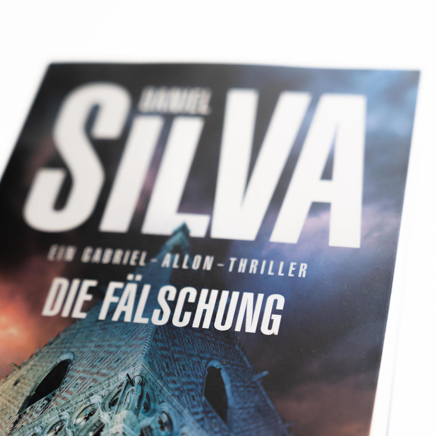 Bild: 9783365004319 | Die Fälschung | Daniel Silva | Taschenbuch | Gabriel Allon | 448 S.