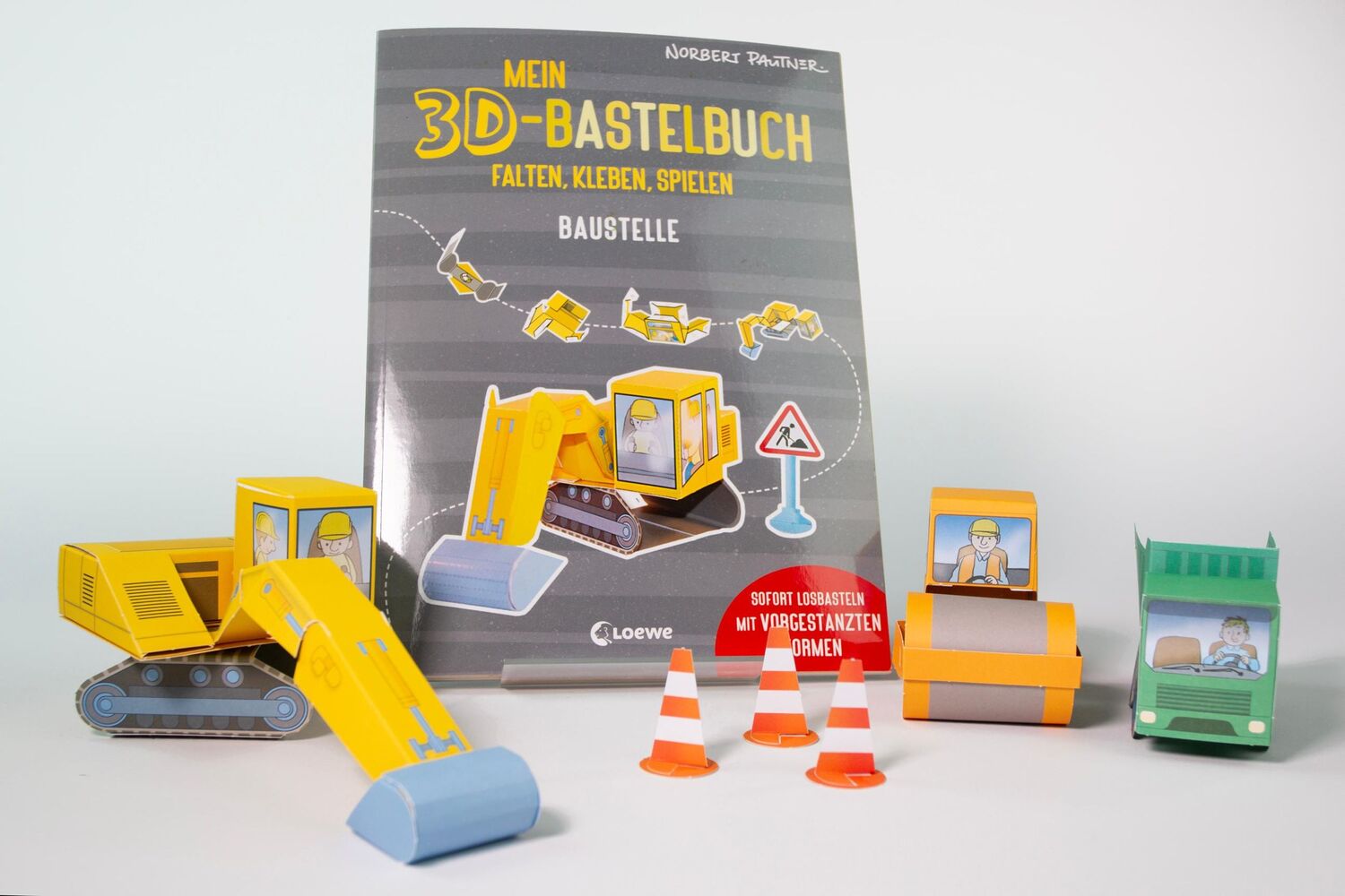 Bild: 9783743219410 | Mein 3D-Bastelbuch - Falten, kleben, spielen - Baustelle | Pautner