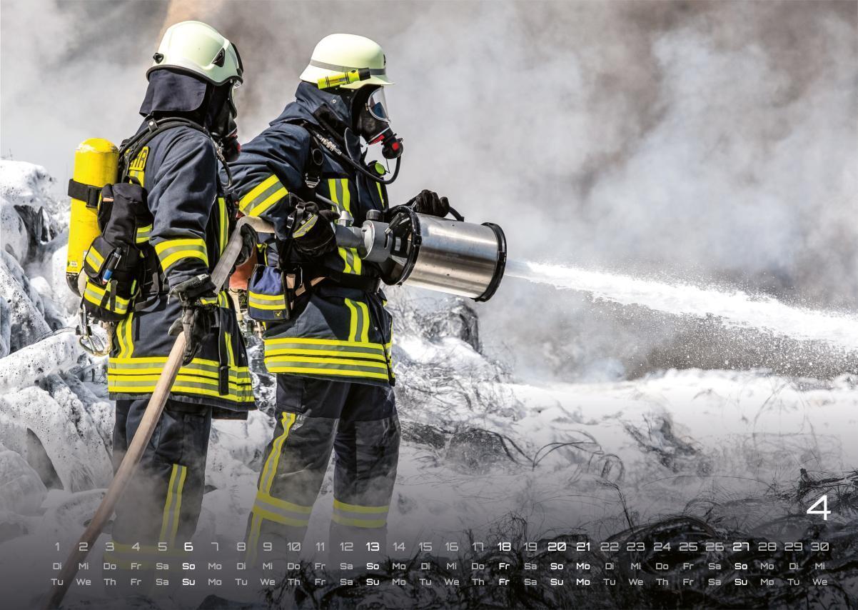 Bild: 9783986733995 | FIREFIGHTER - Retter in der Not - Feuerwehr - 2025 - Kalender DIN A3