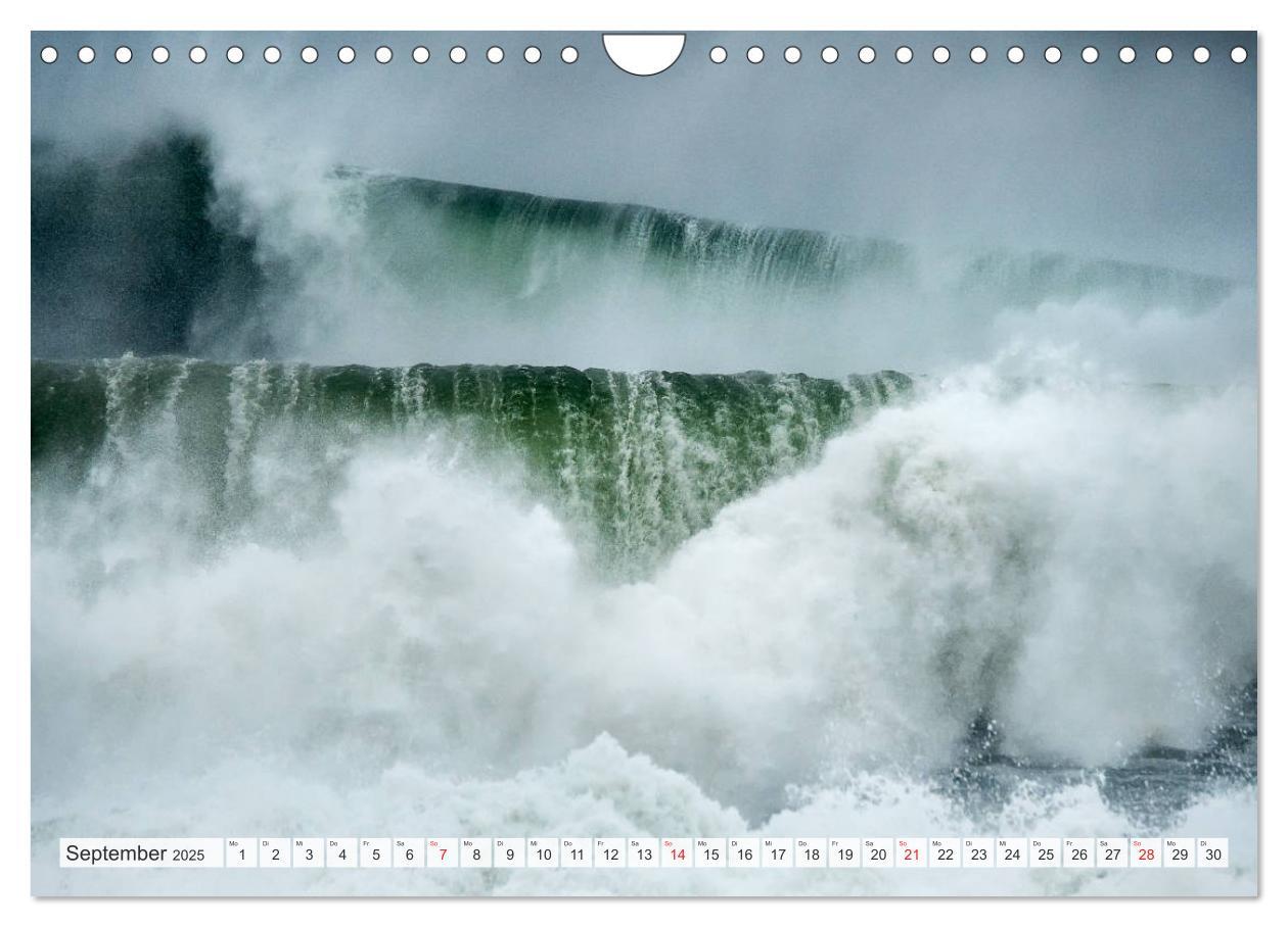 Bild: 9783435158560 | WASSERBERGE - Die Riesenwellen von Nazaré (Wandkalender 2025 DIN A4...