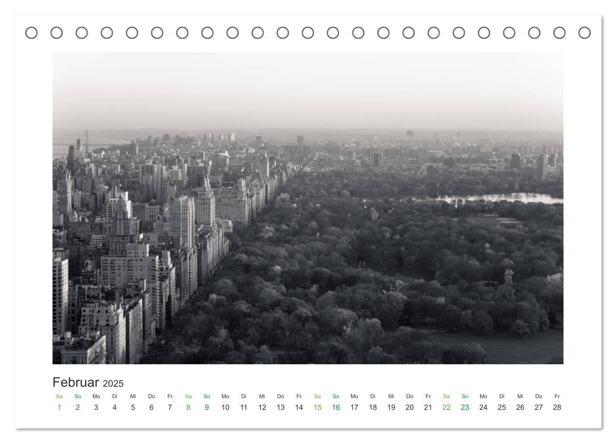 Bild: 9783435374489 | New York in schwarz weiss (Tischkalender 2025 DIN A5 quer),...