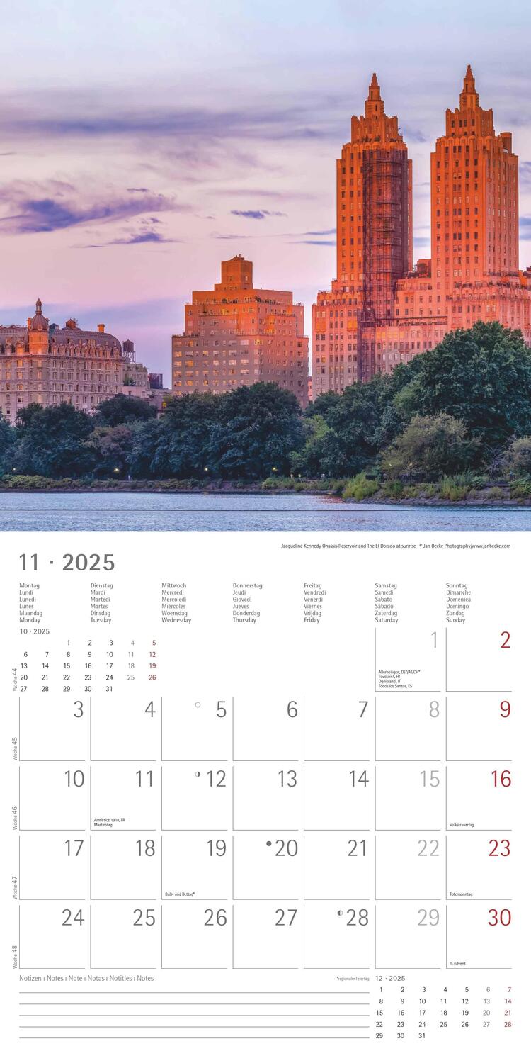 Bild: 4251732340933 | New York 2025 - Broschürenkalender 30x30 cm (30x60 geöffnet) -...