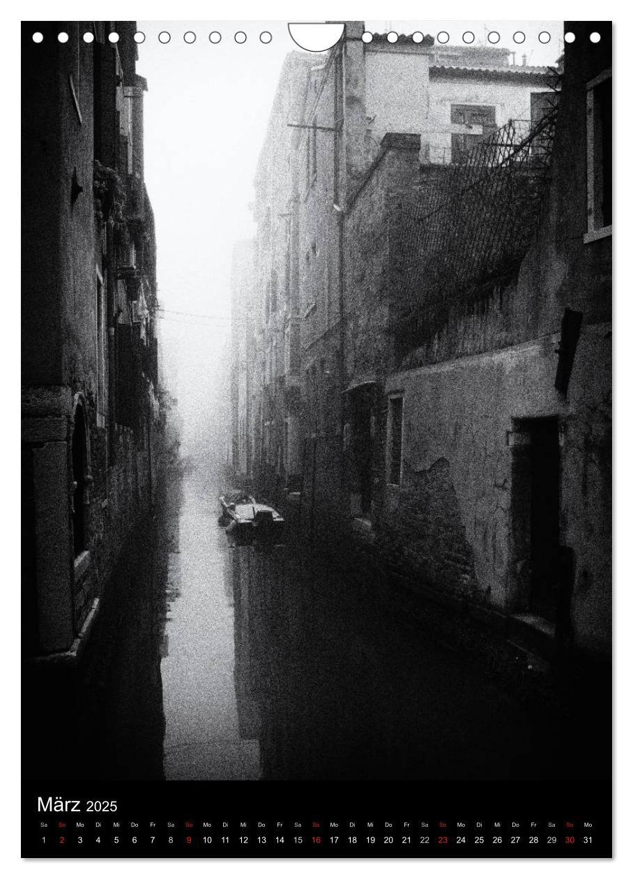 Bild: 9783457056509 | Venice Noir - Das etwas andere Venedig (Wandkalender 2025 DIN A4...