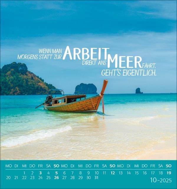 Bild: 9783731876359 | Urlaubsreif 2025 | aufstellbarer Postkartenkalender | Verlag Korsch