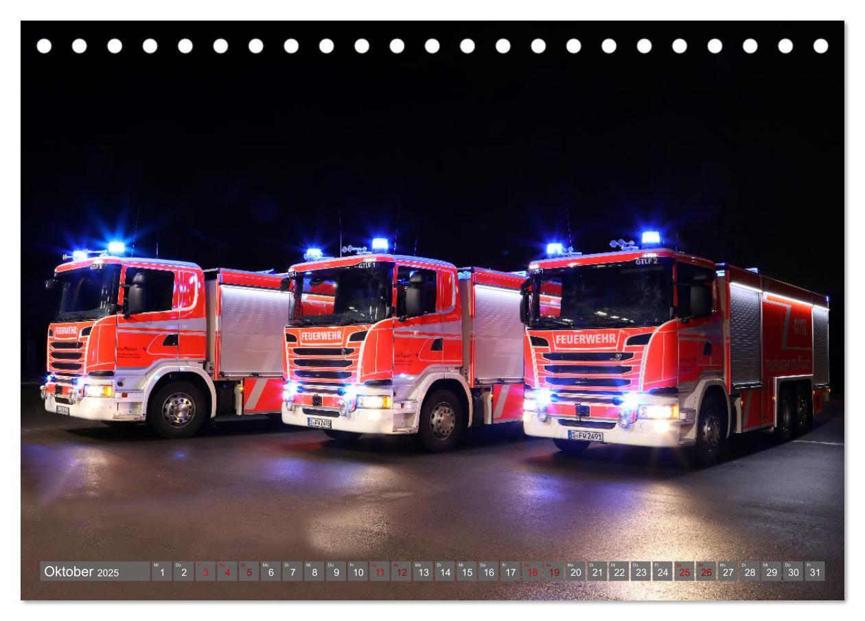 Bild: 9783383959110 | Einsatzfahrzeuge der Feuerwehr Stuttgart (Tischkalender 2025 DIN A5...