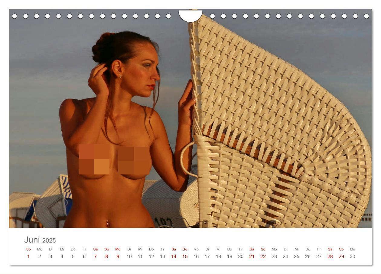 Bild: 9783435438273 | Akt und Meer (Wandkalender 2025 DIN A4 quer), CALVENDO Monatskalender