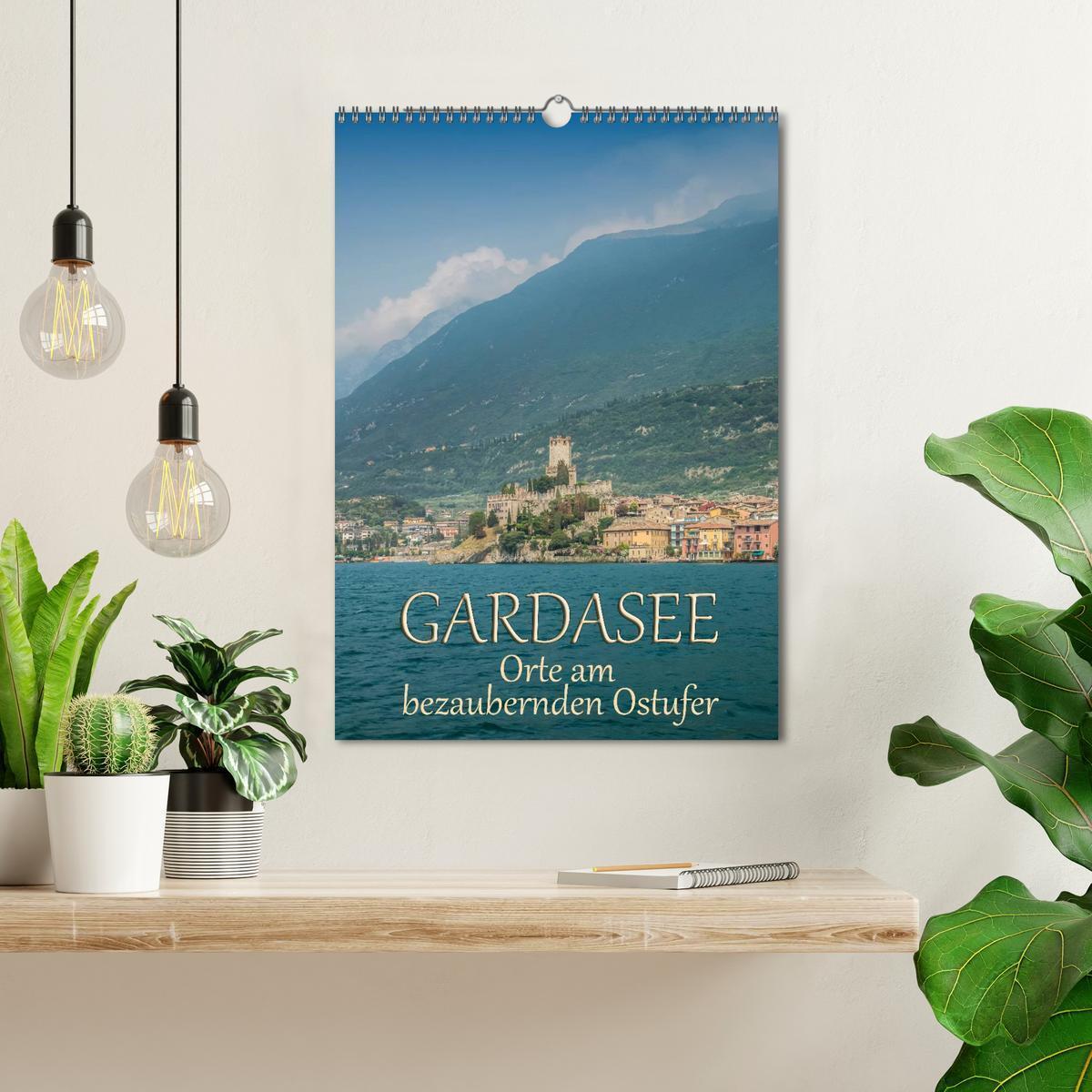 Bild: 9783457028872 | GARDASEE Orte am bezaubernden Ostufer (Wandkalender 2025 DIN A3...