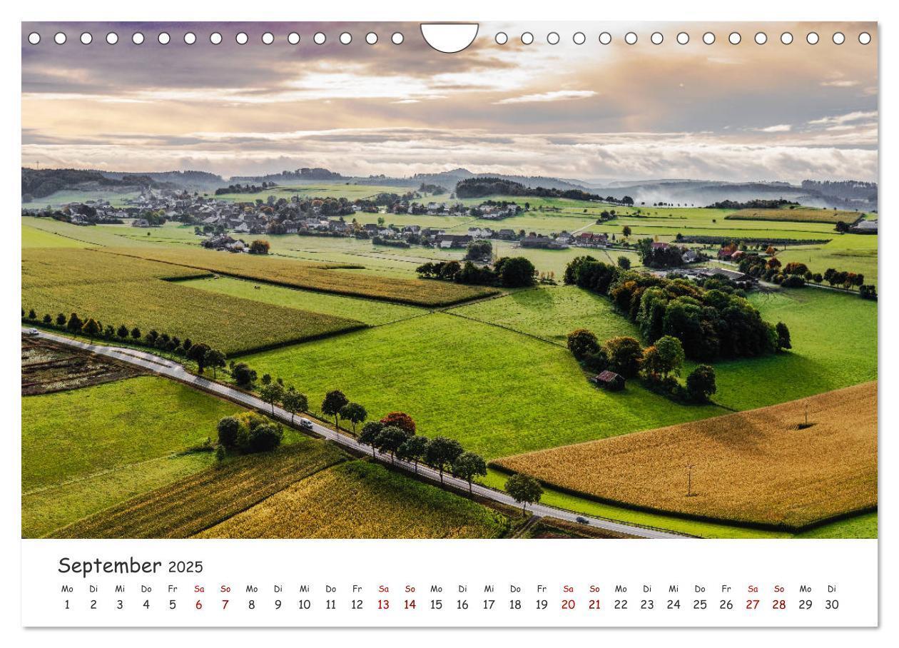 Bild: 9783435431946 | Das Sauerland bei Brilon aus der Vogelperspektive (Wandkalender...