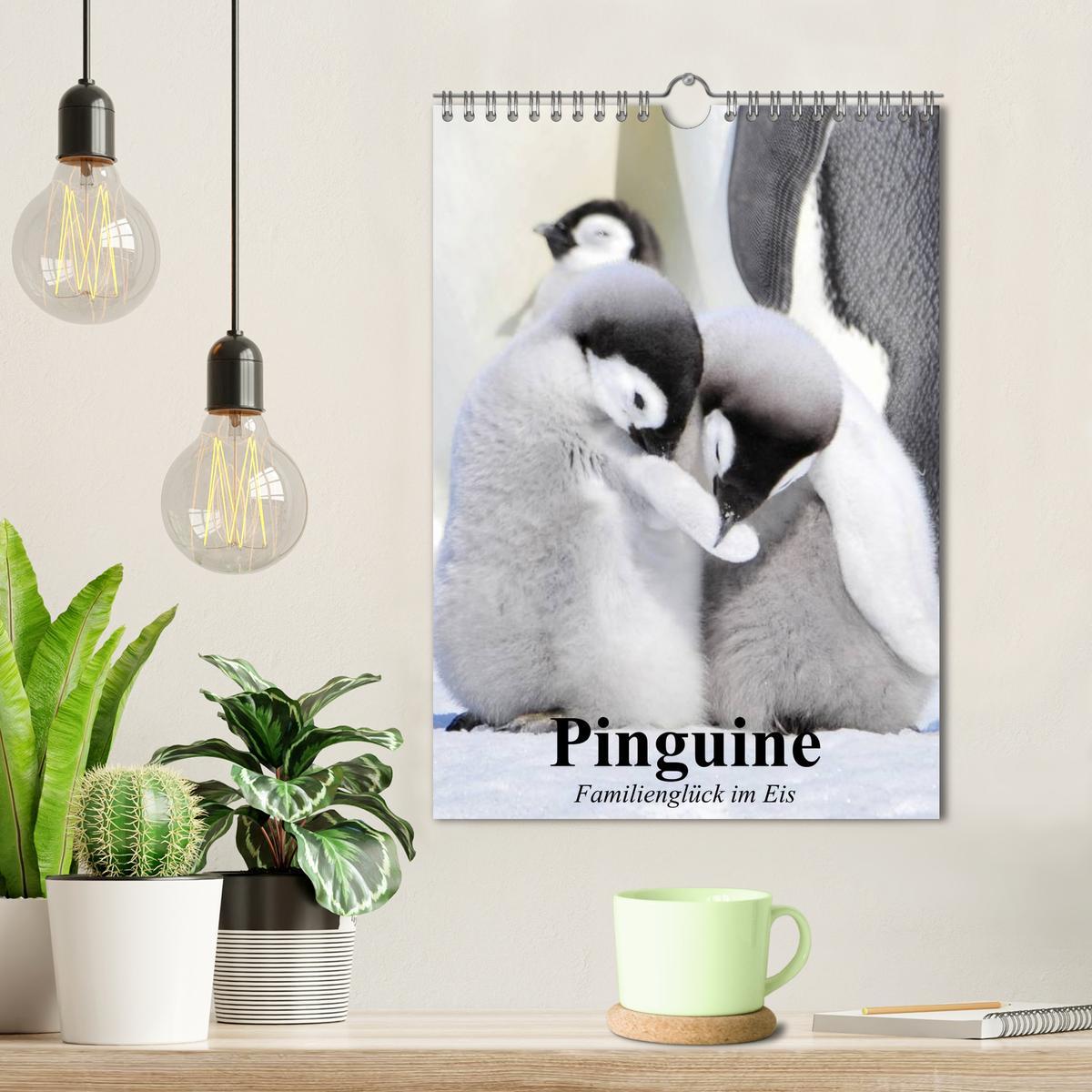 Bild: 9783457035726 | Pinguine. Familienglück im Eis (Wandkalender 2025 DIN A4 hoch),...