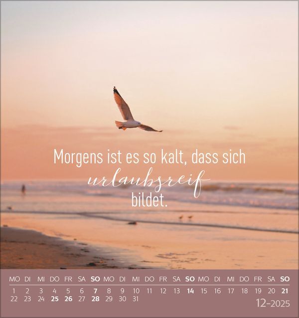 Bild: 9783731876359 | Urlaubsreif 2025 | aufstellbarer Postkartenkalender | Korsch Verlag