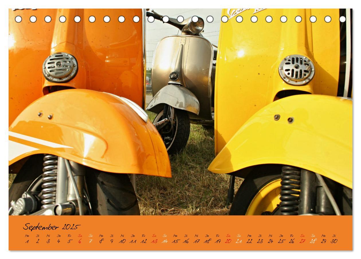 Bild: 9783383977435 | Vespa Liebe (Tischkalender 2025 DIN A5 quer), CALVENDO Monatskalender