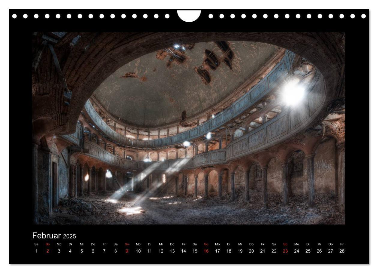 Bild: 9783435676088 | Lost Places - vergessene orte vergessener glanz (Wandkalender 2025...