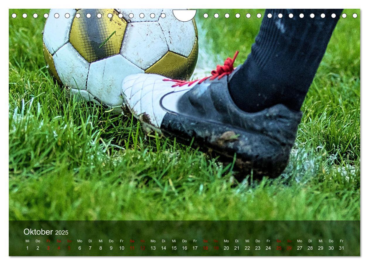 Bild: 9783383934742 | Fußball - pure Leidenschaft (Wandkalender 2025 DIN A4 quer),...