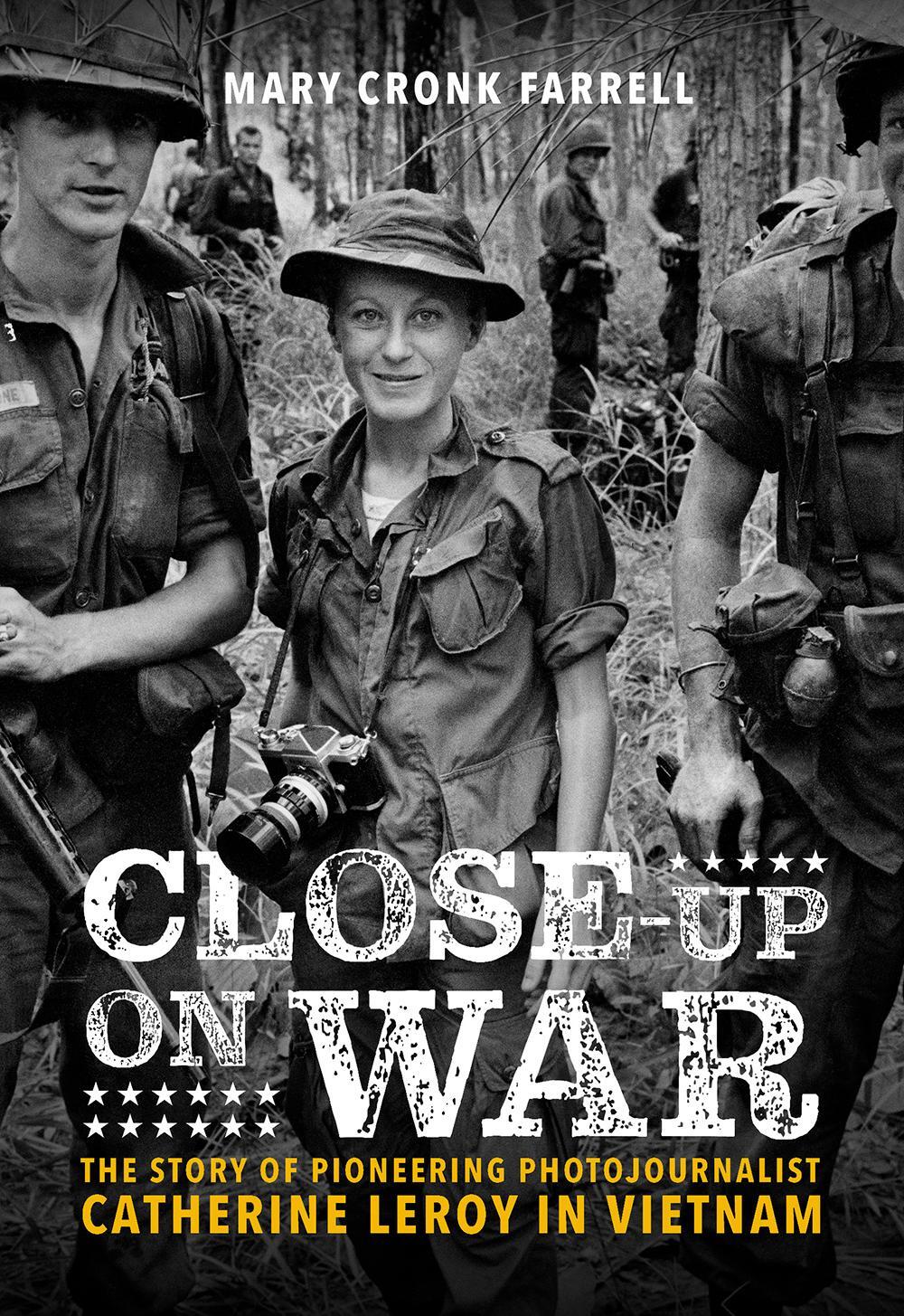 Cover: 9781419746611 | Close-Up on War: The Story of Pioneering Photojournalist Catherine...