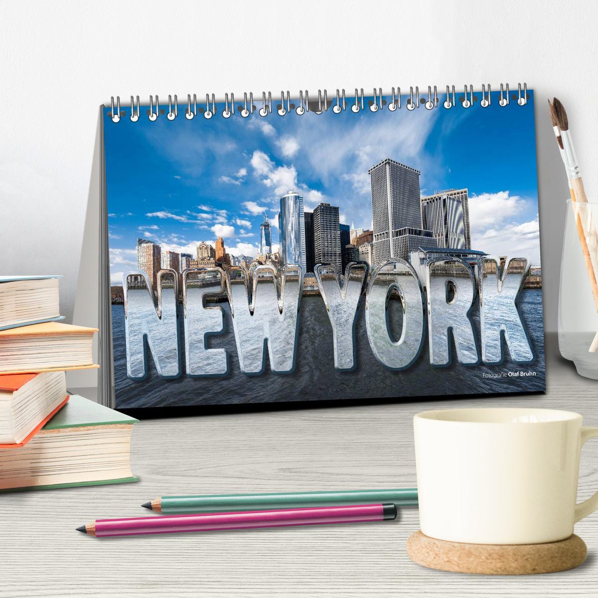 Bild: 9783435762514 | New York (Tischkalender 2025 DIN A5 quer), CALVENDO Monatskalender