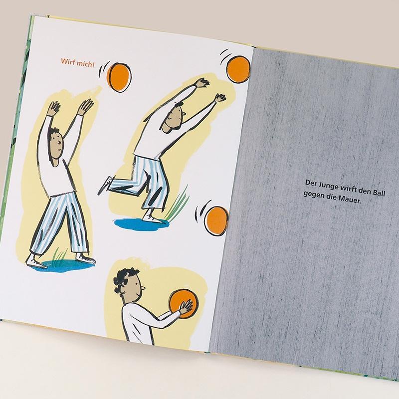 Bild: 9783446274334 | Der Junge, der Ball und die Mauer | Noemi Schneider (u. a.) | Buch
