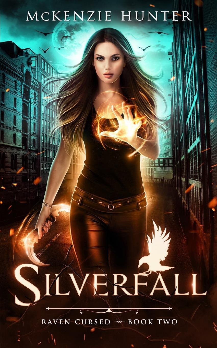 Cover: 9781946457059 | Silverfall | McKenzie Hunter | Taschenbuch | Raven Cursed | Paperback